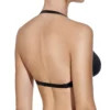 Costas de sutiã multiposições preto com enchimento e aros, alça atada ao pescoço e fecho traseiro, ideal para roupas com costas abertas.