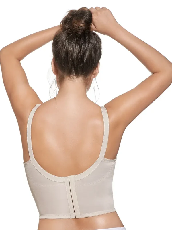 Vista posterior de sutiã meio-corpo na cor terra, com fecho largo nas costas e alças ajustáveis que garantem conforto e suporte ergonómico.