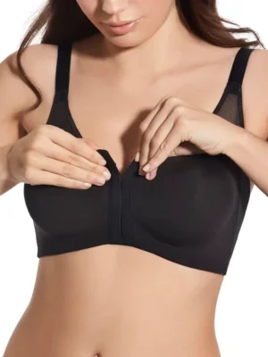 Sutiã Belén - Preto - Sem Aros Sem Enchimento Sutiã preto com fecho frontal, sem aros e sem enchimento, com alças ajustáveis, ideal para vestir com facilidade e garantir conforto no dia a dia.