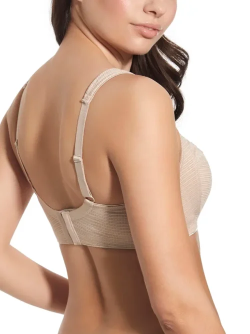 Costas do sutiã cor terra sem aros, com fecho largo e alças ajustáveis, garantindo conforto e firmeza para diferentes tipos de corpo e mobilidade.