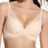 Sutiã bralette rosa em renda delicada, com enchimento leve, sem aros, alças ajustáveis e fecho nas costas para maior conforto.