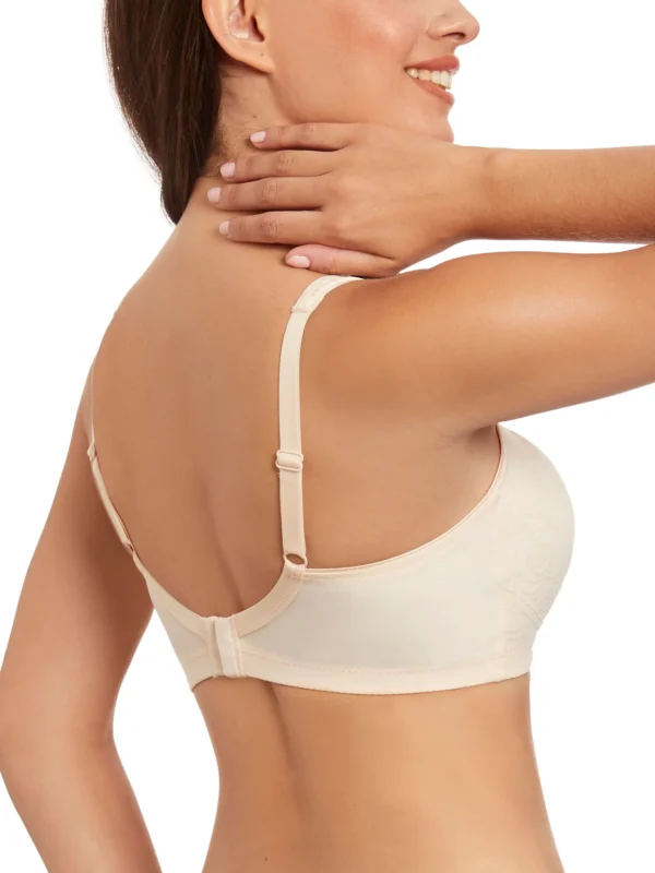 Costas do sutiã rosa sem aros e sem enchimento, com alças ajustáveis e fecho largo que oferece conforto e suporte inclusivo para todos os corpos.